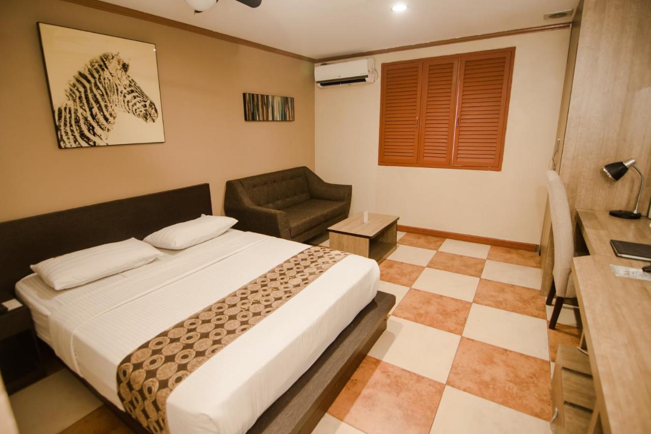 Dg Grami Hotel Paranaque City Eksteriør bilde