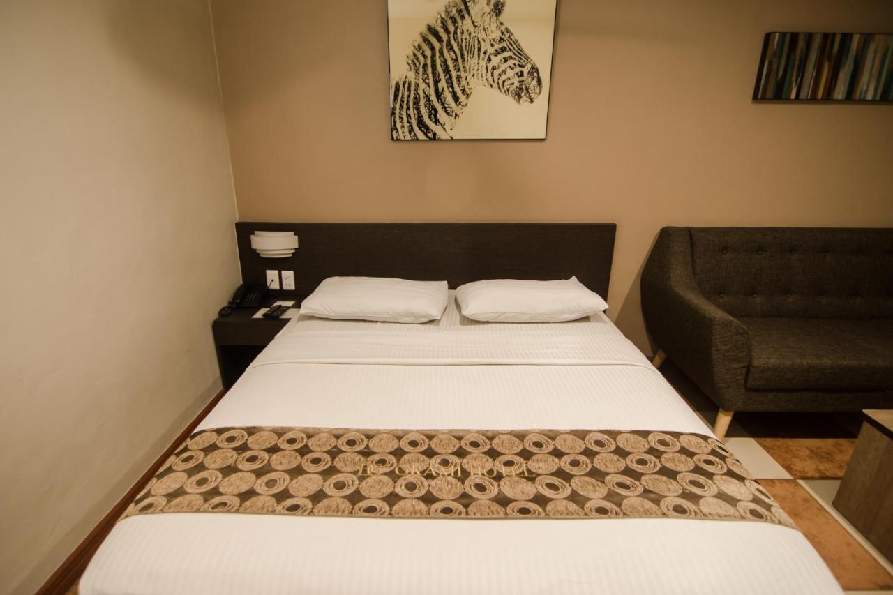 Dg Grami Hotel Paranaque City Eksteriør bilde