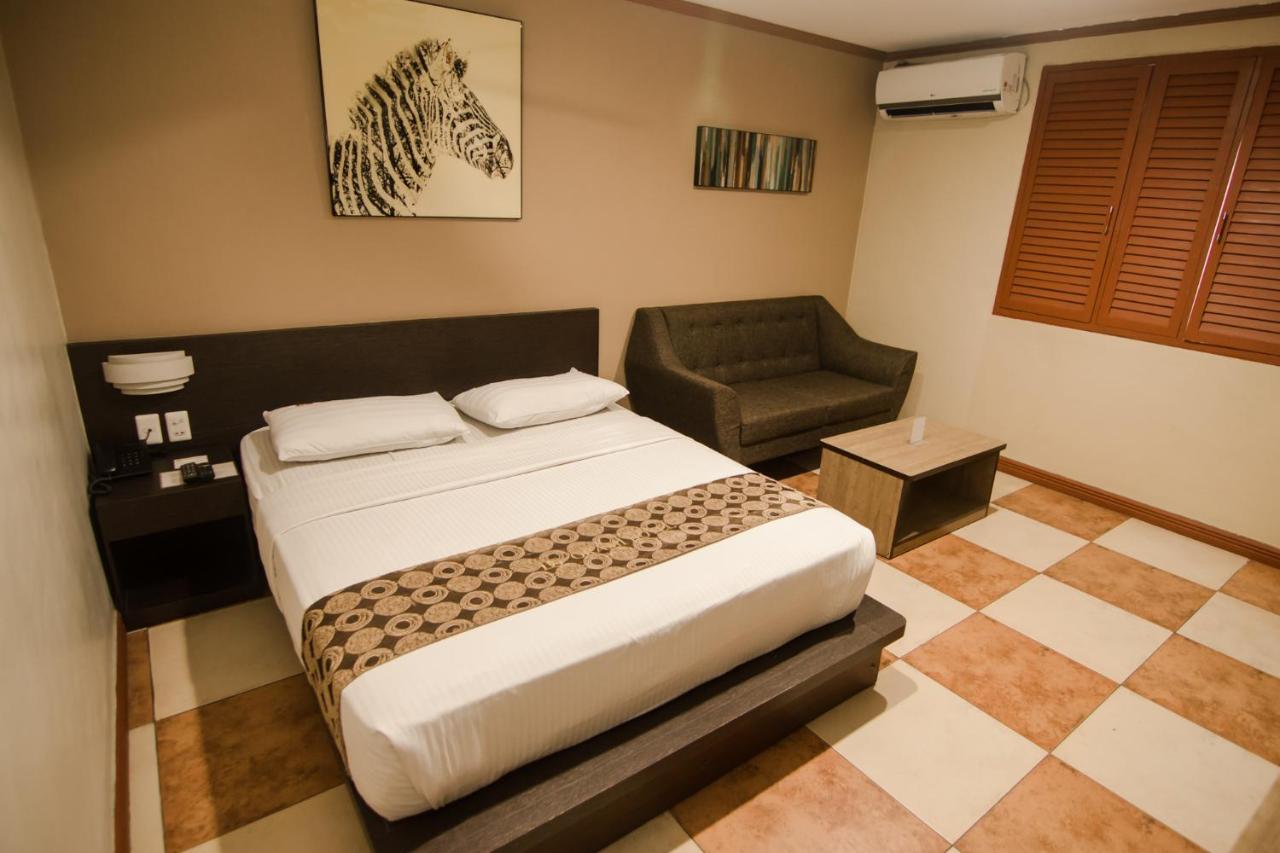 Dg Grami Hotel Paranaque City Eksteriør bilde
