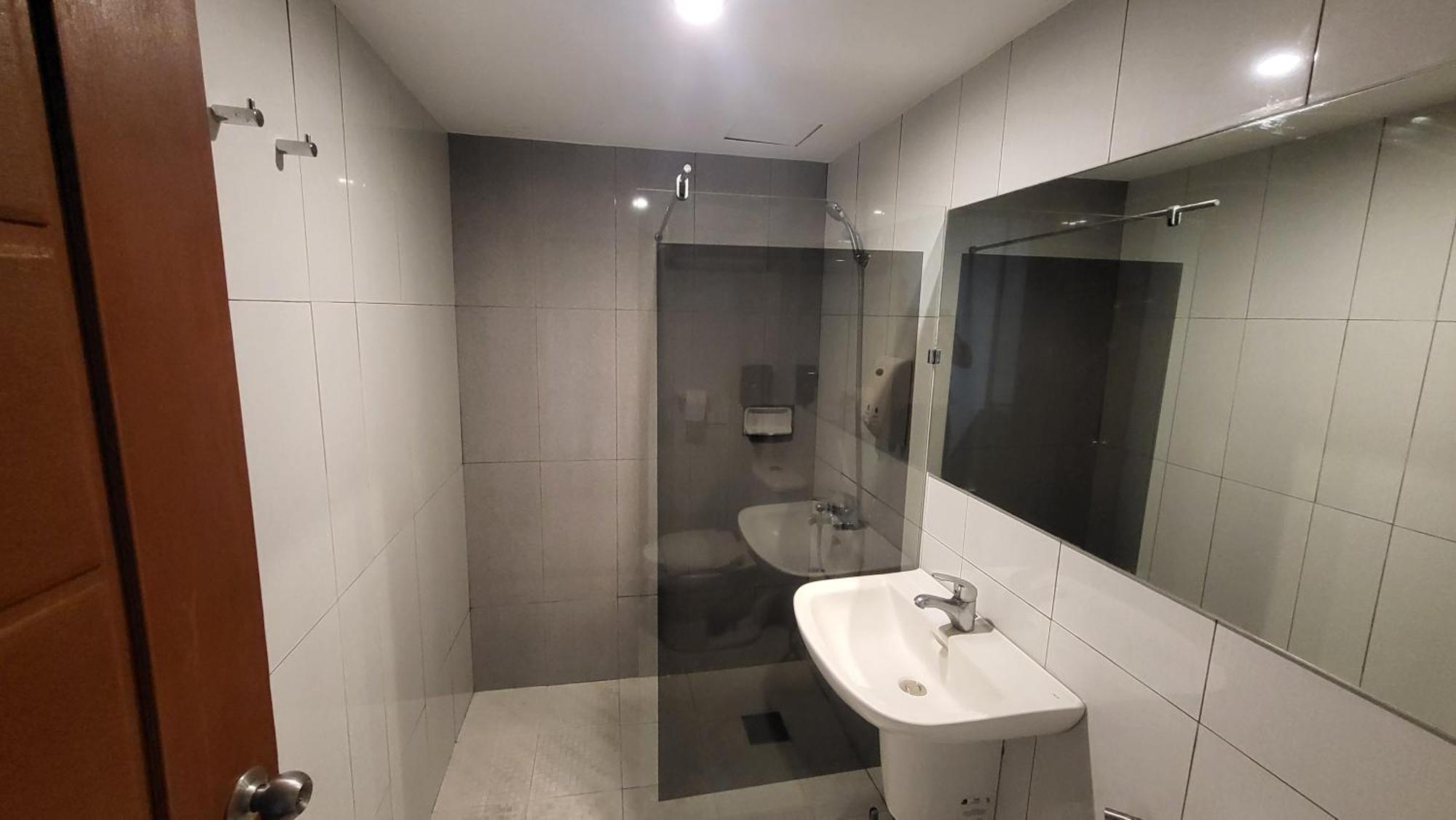 Dg Grami Hotel Paranaque City Eksteriør bilde