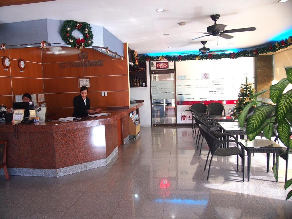 Dg Grami Hotel Paranaque City Eksteriør bilde