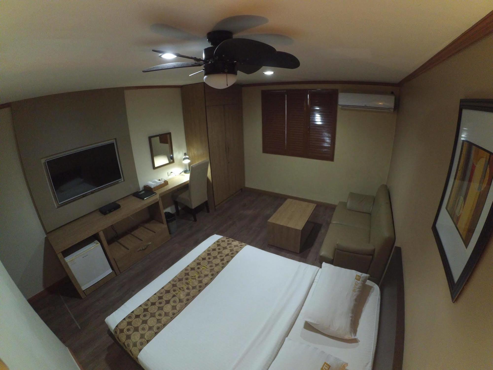 Dg Grami Hotel Paranaque City Eksteriør bilde